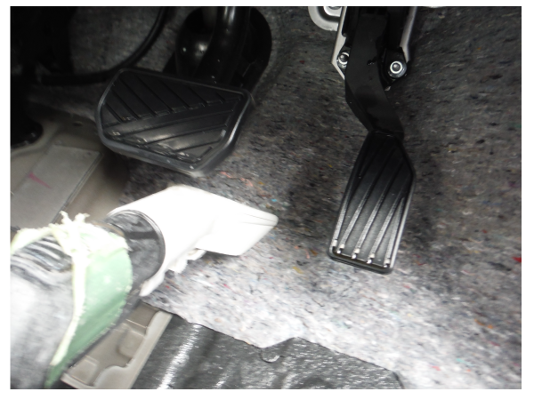 ボディー部分の洗浄-派遣・出張専門の車内クリーニング